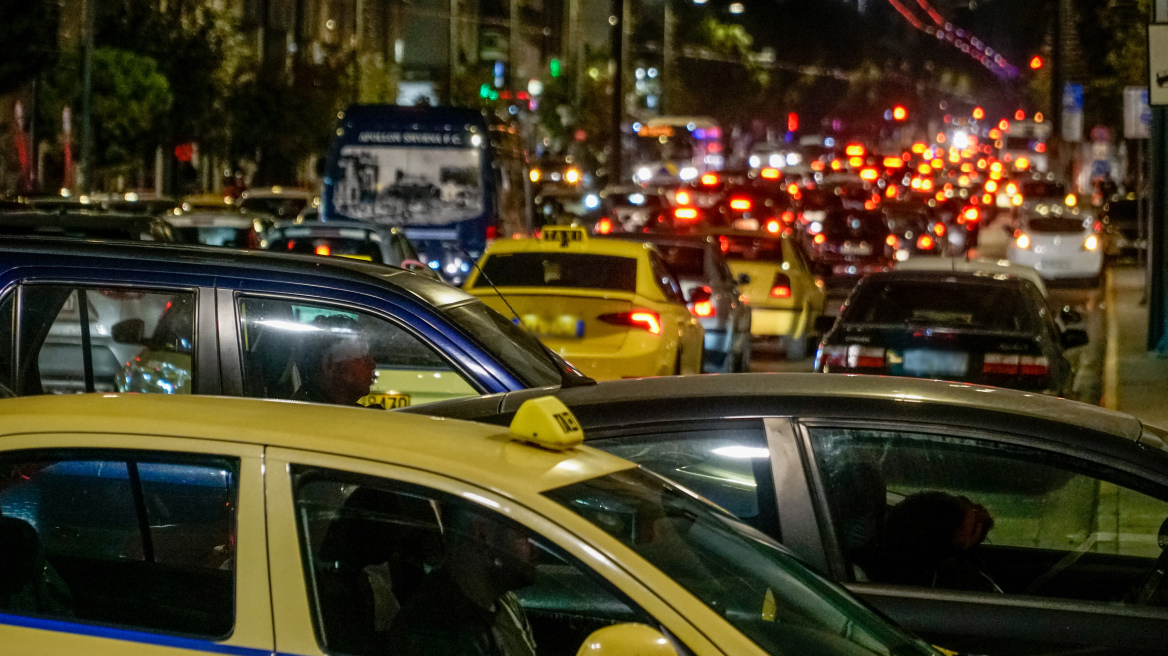 Κίνηση στους δρόμους: Πού έχει μεγάλο μποτιλιάρισμα, δείτε live