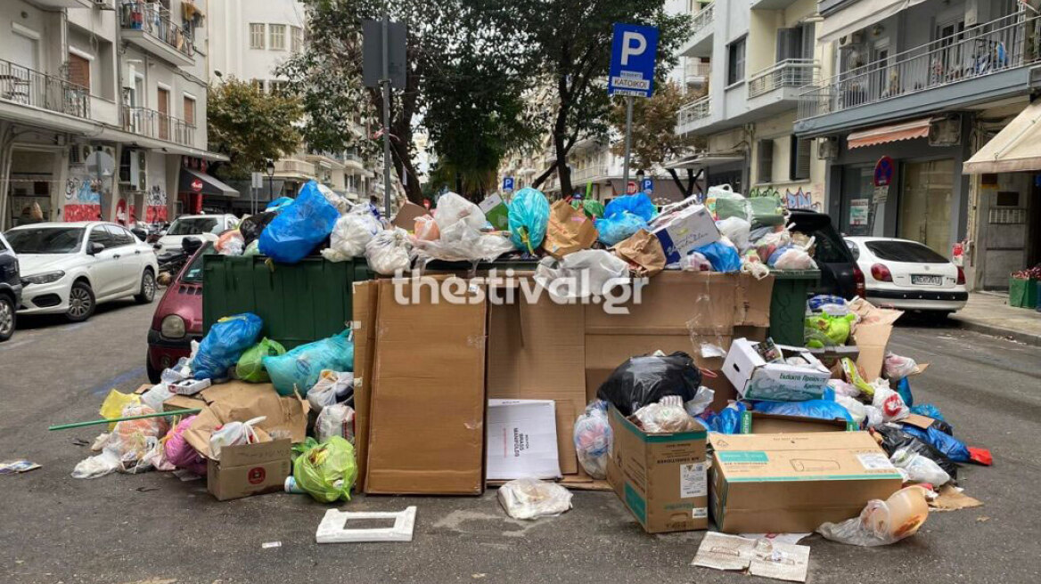  Θεσσαλονίκη: «Βουνά» τα σκουπίδι από την αποχή των εργαζομένων στην καθαριότητα
