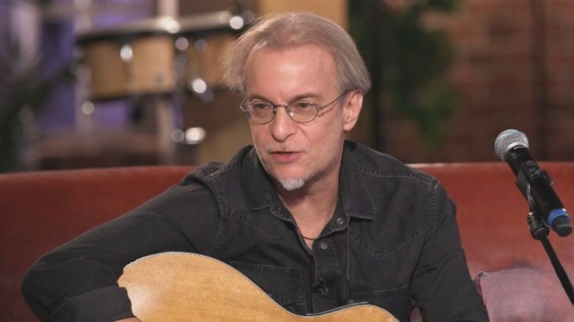 Μίλτος Πασχαλίδης: «Εγώ με τον Θάνο Μικρούτσικο συνομιλώ κάθε εβδομάδα»