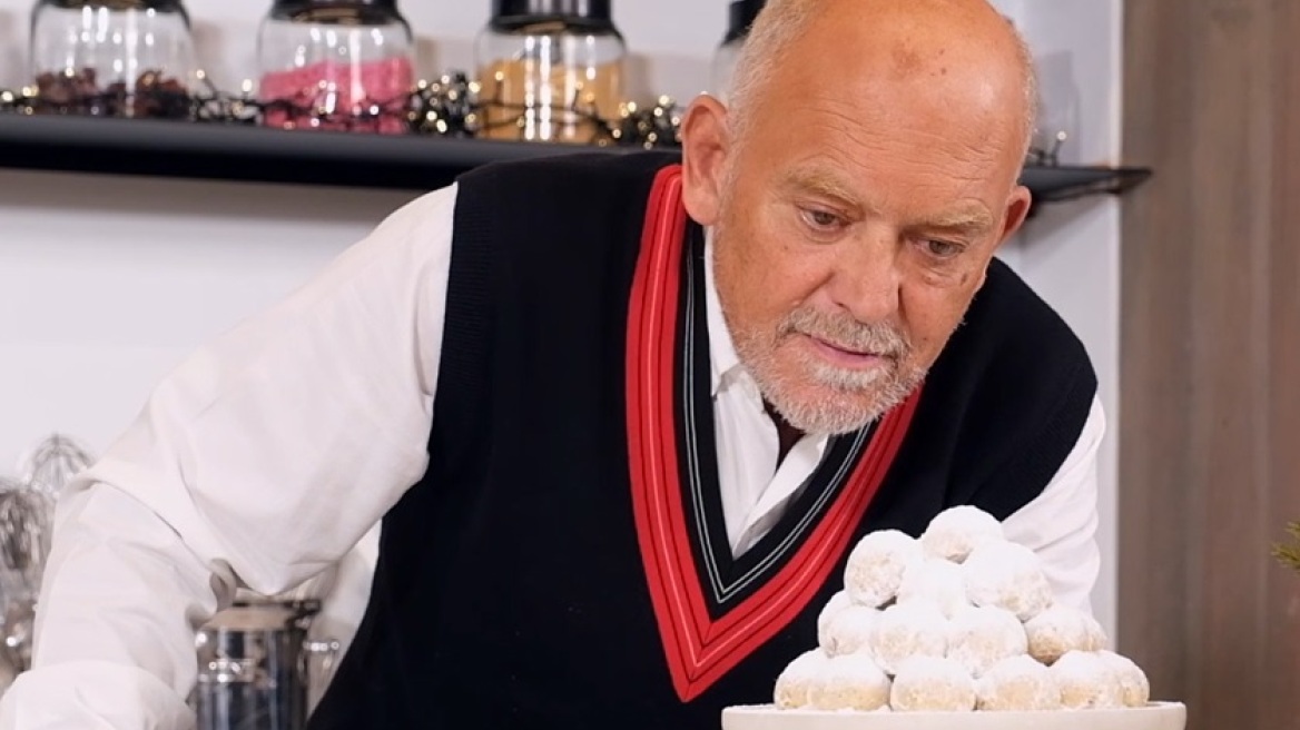 Κουραμπιέδες από τον Στέλιο Παρλιάρο (ΒΙΝΤΕΟ)