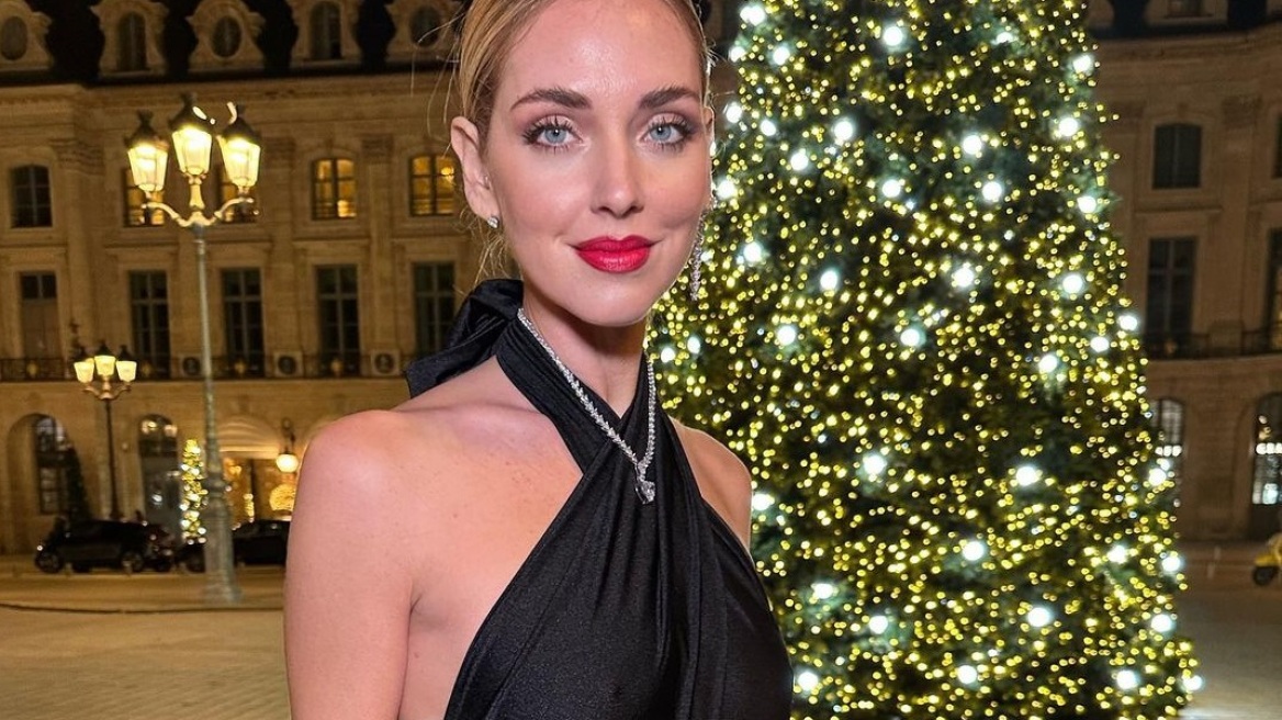 Κιάρα Φερράνι: Φόρεσε το τολμηρό κομμάτι που θα κλέψει τις εντυπώσεις στα πάρτι των γιορτών