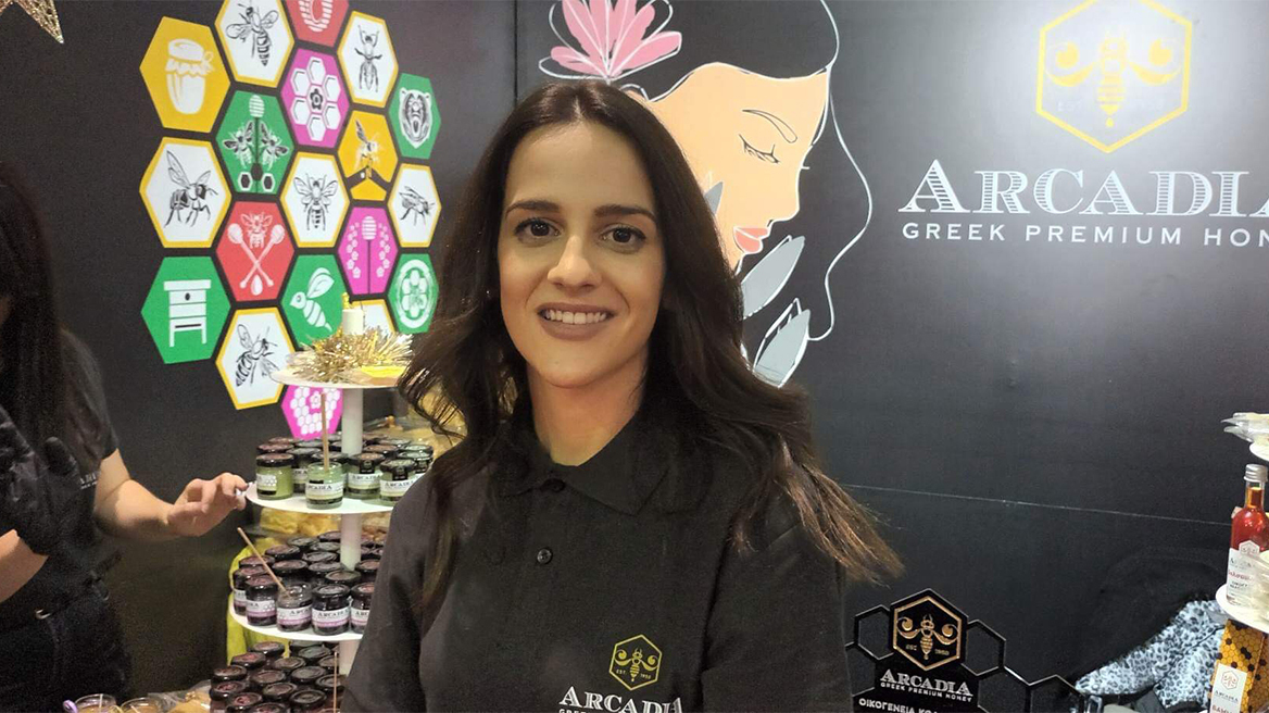 Οι γυναίκες μελισσοκόμοι στην πρώτη γραμμή: Καλλυντικά και υδρομέλι με τη συνταγή της γιαγιάς!