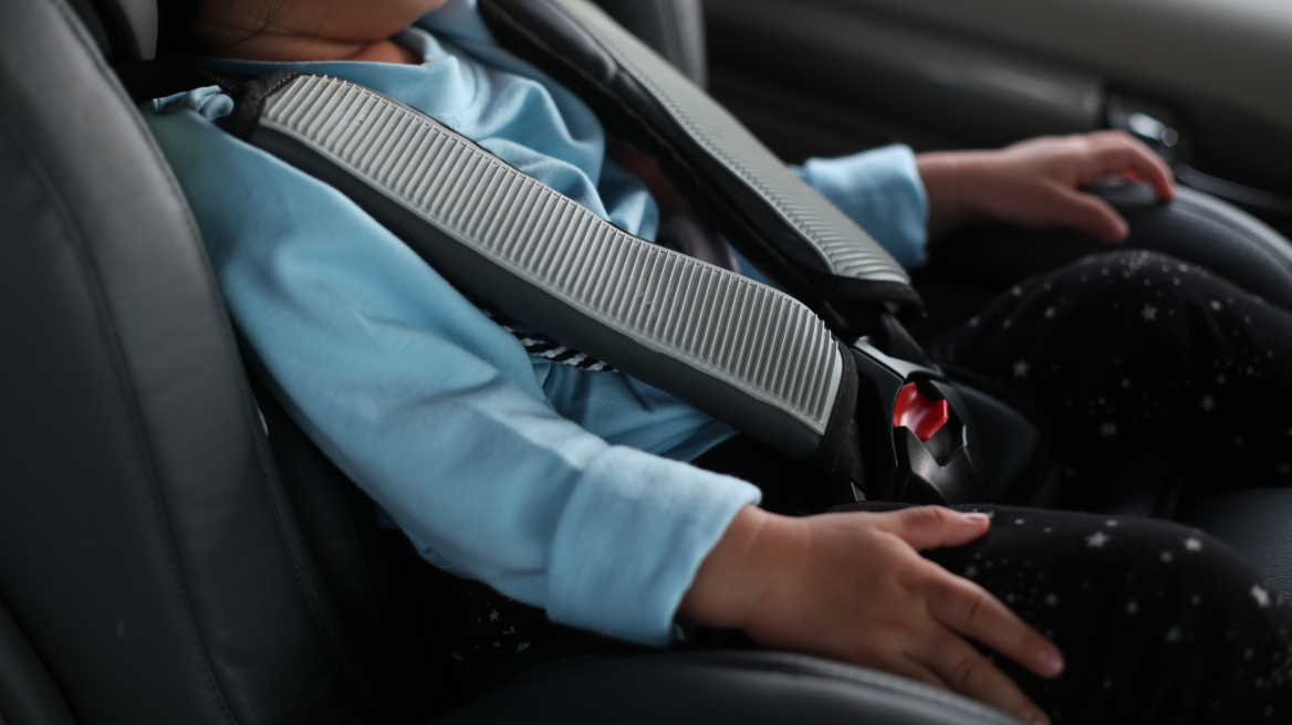 Πάτρα: Μωρό κλειδώθηκε σε αυτοκίνητο