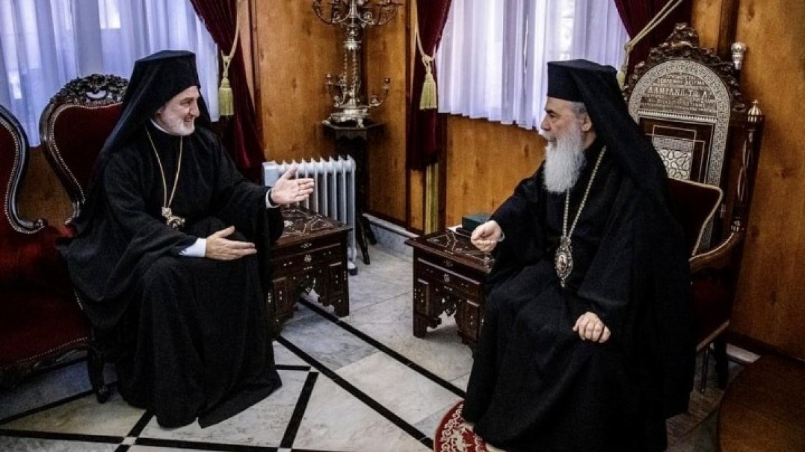 Συνάντηση Ελπιδοφόρου με τον Πατριάρχη Ιεροσολύμων Θεόφιλο