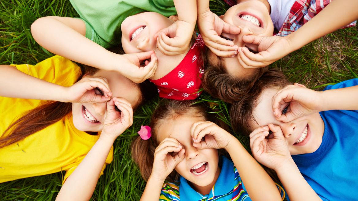 Τρενάκια και αυτοκινητάκια: Γιατί τα λατρεύουν τα παιδιά;