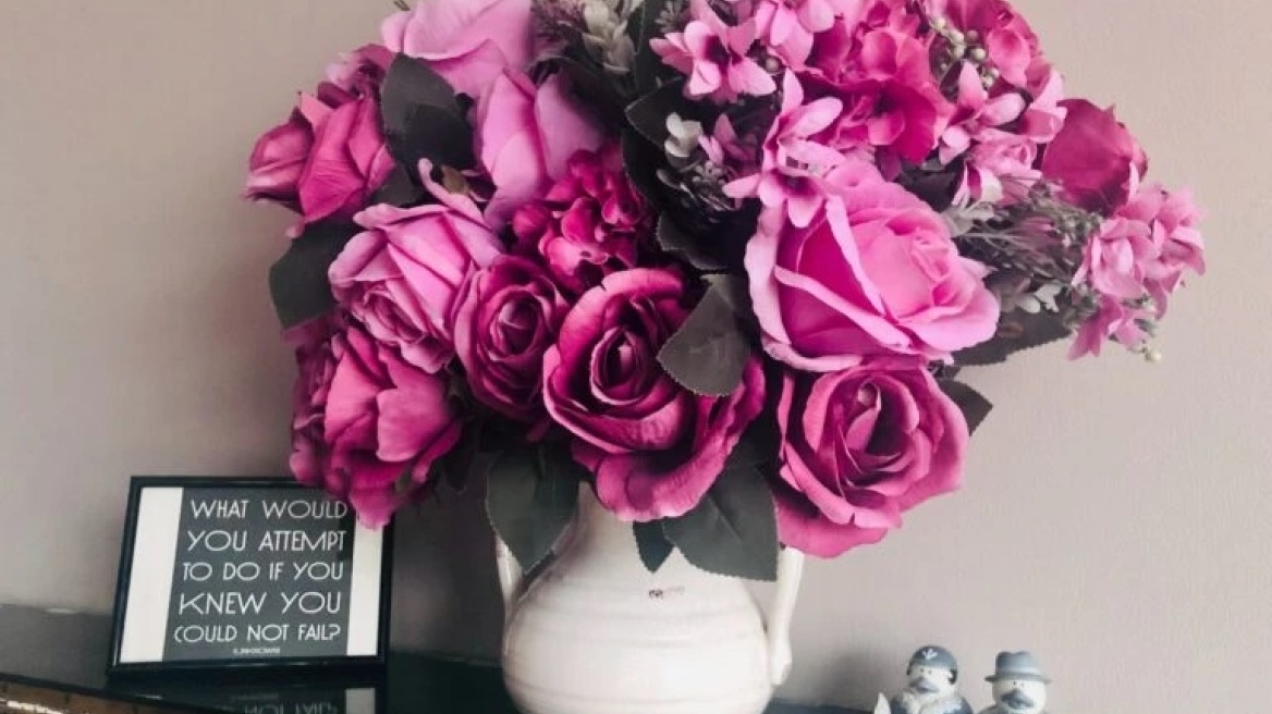 Αυτό είναι το πιο συχνό λάθος που κάνουμε όταν βάζουμε λουλούδια στο βάζο