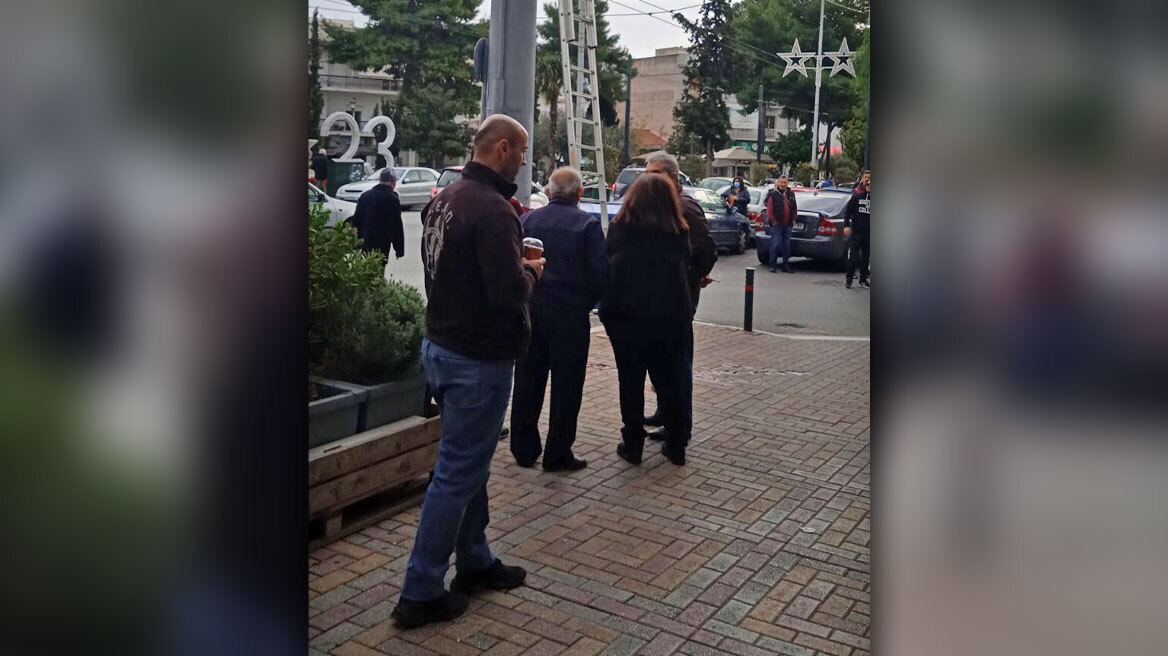 Περιστέρι: Υπάλληλος του ΔΕΔΔΗΕ έπεσε από σκάλα κάνοντας εργασίες - Ανασύρθηκε χωρίς τις αισθήσεις του