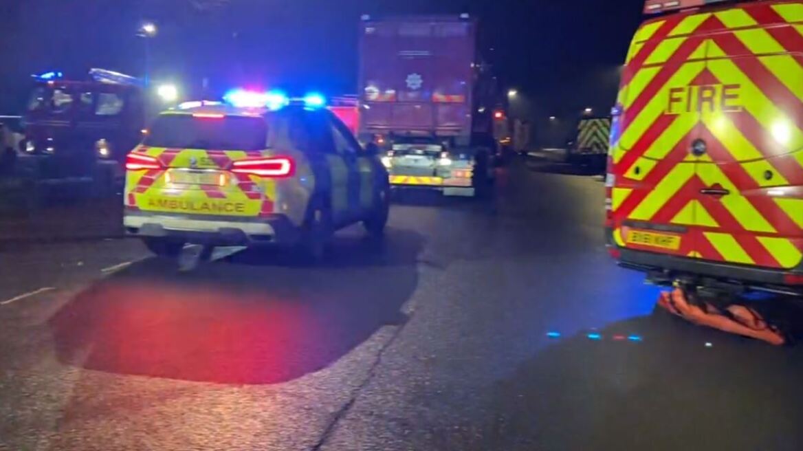 Βρετανία: Kόλλησε το πόδι αγοριού στον πάγο και οι άλλοι πήγαν για βοήθεια, λέει φίλος τους για την τραγωδία στη λίμνη