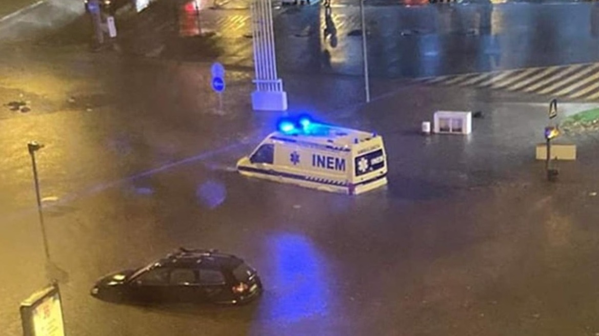 Πορτογαλία: «Πνίγηκε» από τις βροχές η Λισαβόνα - Πλημμύρισαν δρόμοι, παρασύρθηκαν αυτοκίνητα 
