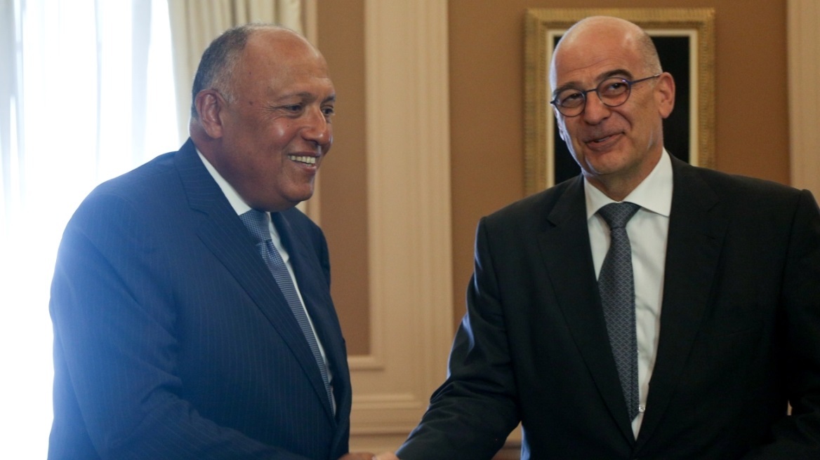 Τηλεφωνική επικοινωνία Δένδια - Σούκρι με... φόντο το διάταγμα Σίσι