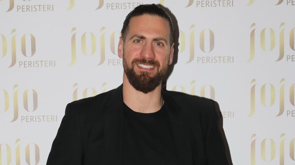 Κώστας Παπαδόπουλος: «Ήρθα στον Άγιο Κυπριανό για να λύσω τα μάγια του Τριαντάφυλλου»  