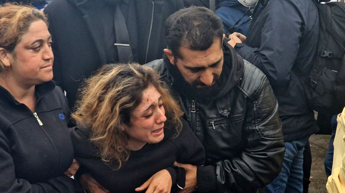 Αυτή την ώρα η κηδεία του 16χρονου Ρομά - Σε επιφυλακή η ΕΛΑΣ