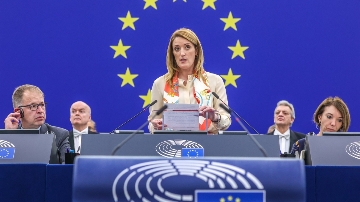 Μετσόλα για το Qatargate: Υπάρχουν «τρύπες» στο Ευρωκοινοβούλιο που θα καλυφθούν