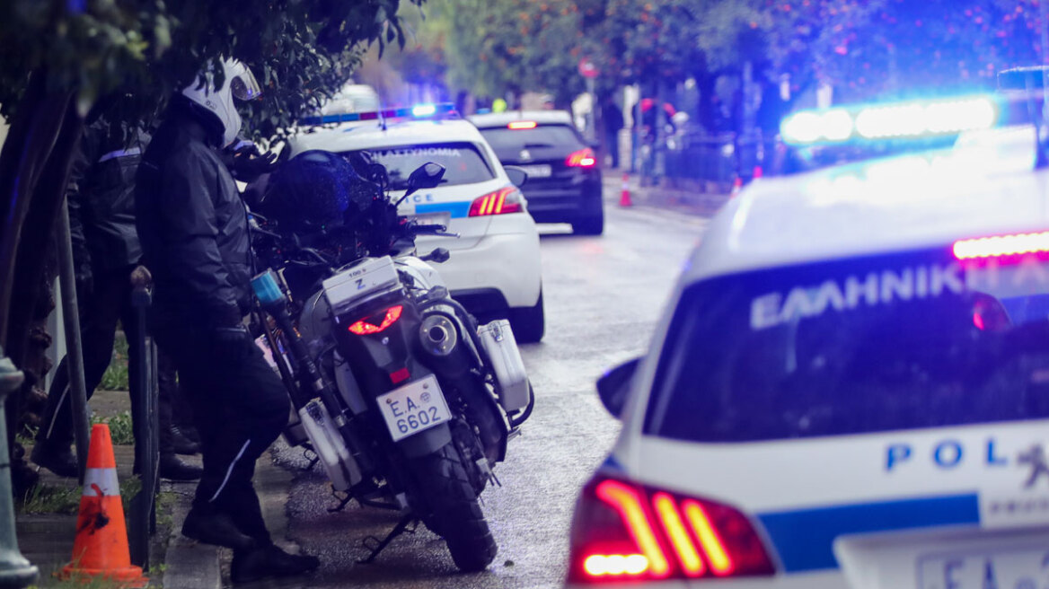 Ηράκλειο Κρήτης: Βάνδαλος έσκασε τα λάστιχα οκτώ αυτοκινήτων