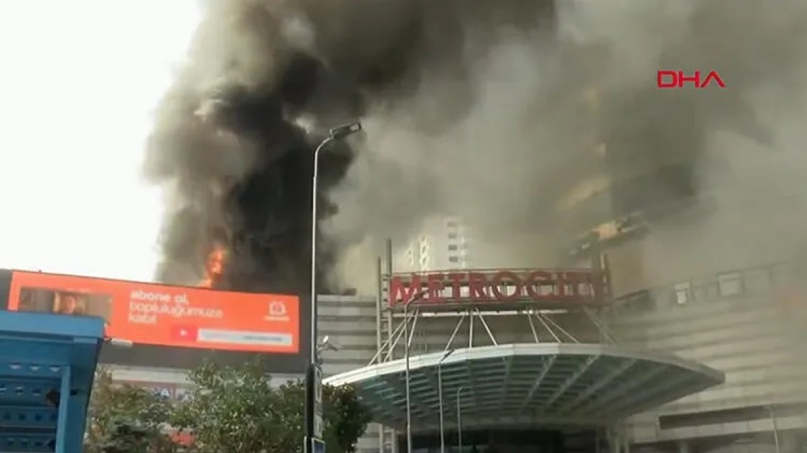 Μεγάλη φωτιά σε εμπορικό κέντρο στο Λεβέντ της Κωνσταντινούπολης - Βίντεο