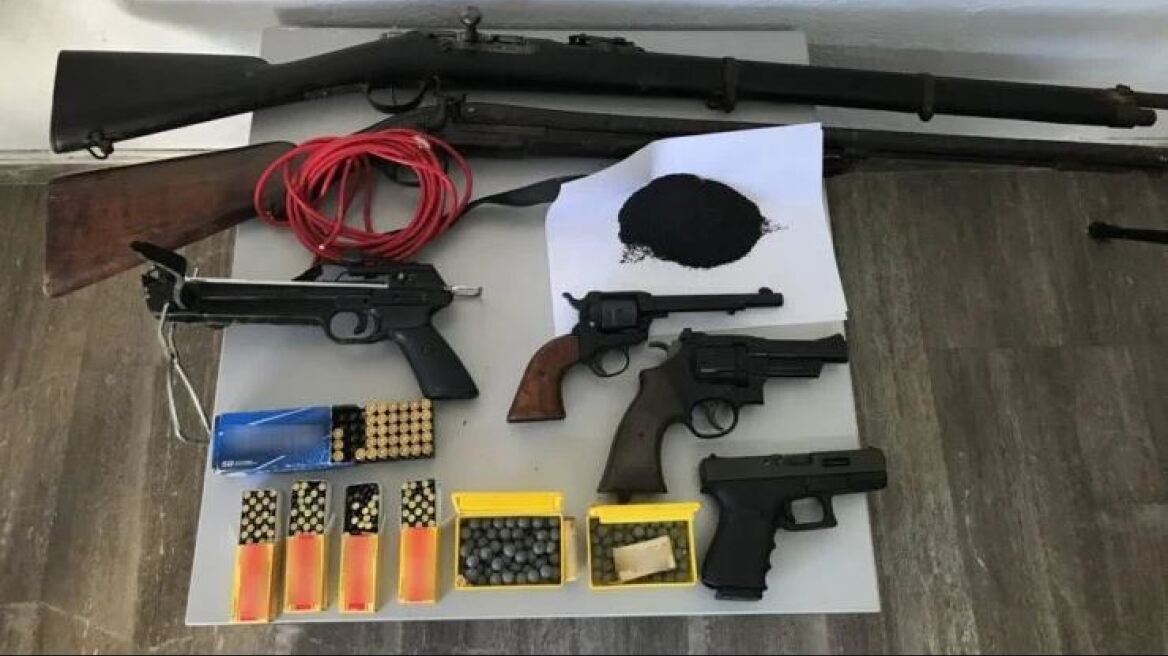Επιχειρηματίας έκρυβε οπλοστάσιο σε σπίτι και εργοστάσιο