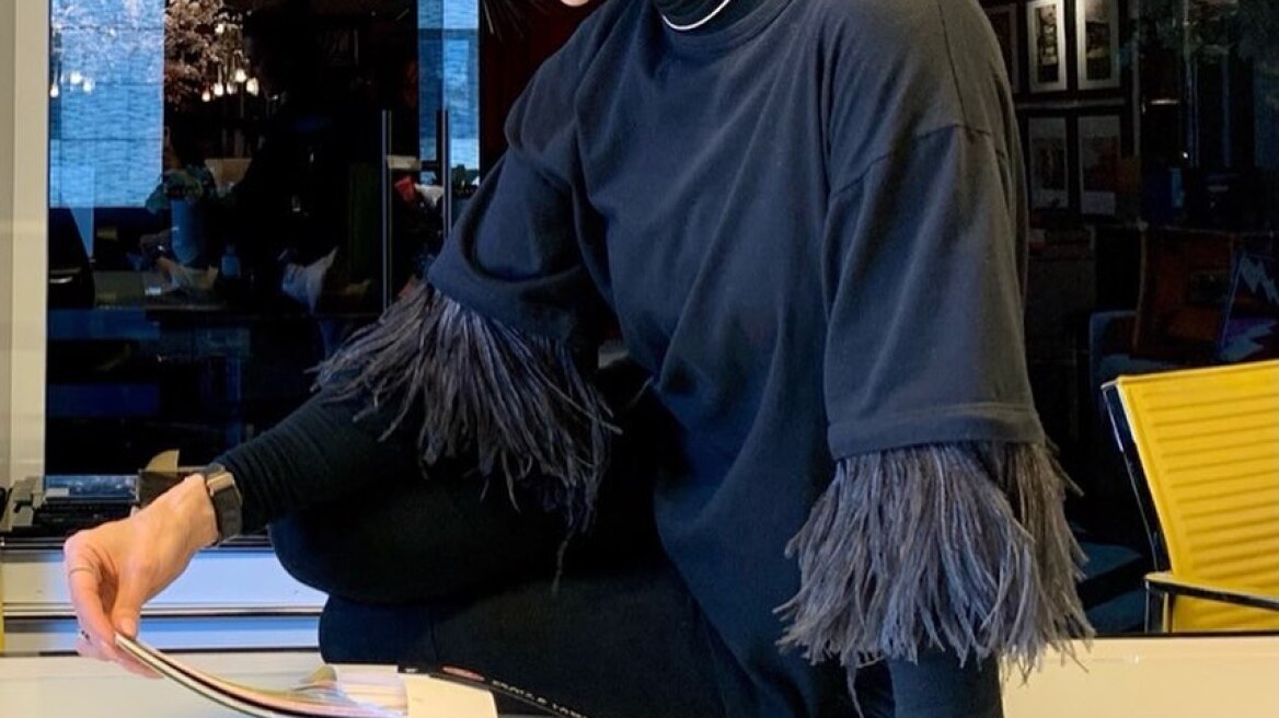 Η Σίσσυ Φειδά φόρεσε το παλτό που κάνει κάθε σύνολο να δείχνει εκπληκτικό