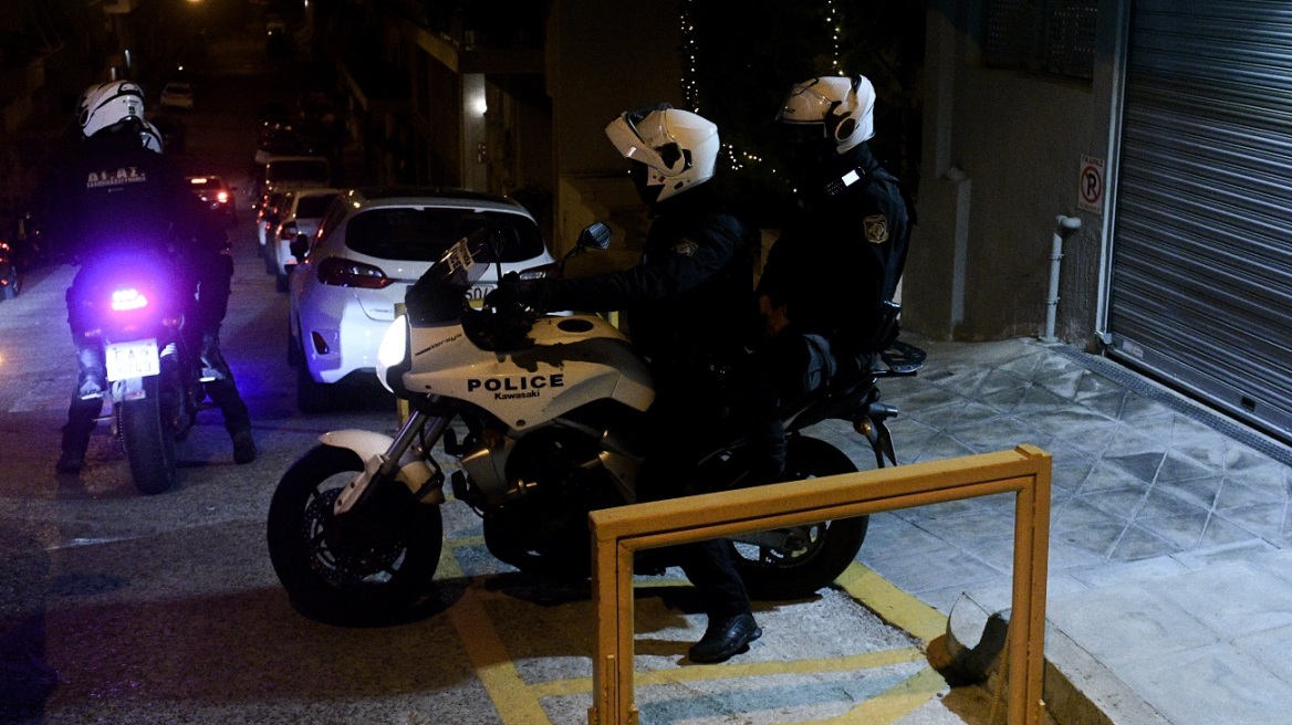 Γλυφάδα: Εξαρθρώθηκε η συμμορία που λήστευε πεζούς - Τέσσερις συλλήψεις, αναζητείται κι ένας 16χρονος
