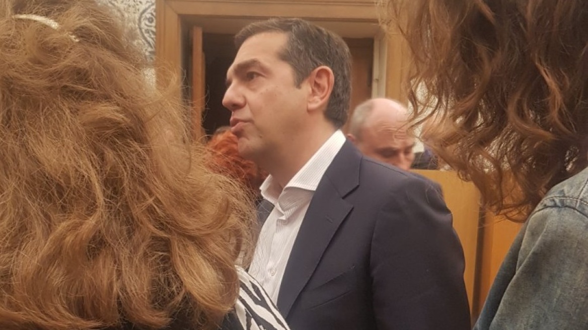 Τσίπρας σε κοινοβουλευτικούς συντάκτες: «Ξαναζεσταμένο φαγητό» πως παρακολουθούνταν 3 υπουργοί επί διακυβέρνησής μου