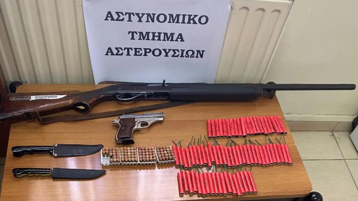 Κρήτη: Έκρυβαν όπλα και κροτίδες σε μαντρί και σε κατάστημα