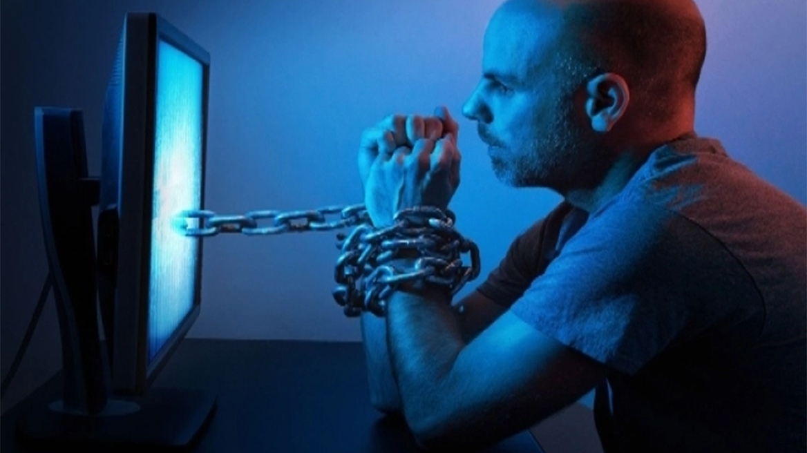 Έρευνα αποκαλύπτει τα σημάδια που δείχνουν πως κάποιος είναι εθισμένος στις ερωτικές ταινίες