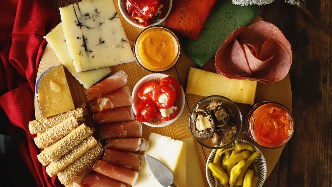 Το φετινό εορταστικό τραπέζι θα γεμίσει με γεύσεις της ελληνικής φύσης