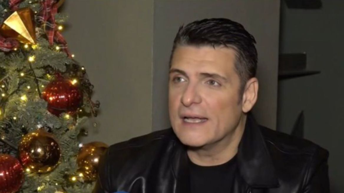 Χρίστος Αντωνιάδης: Δεν είχαμε λεφτά για να αγοράσω τρίγωνο, λέγαμε τα κάλαντα με ένα μπρίκι