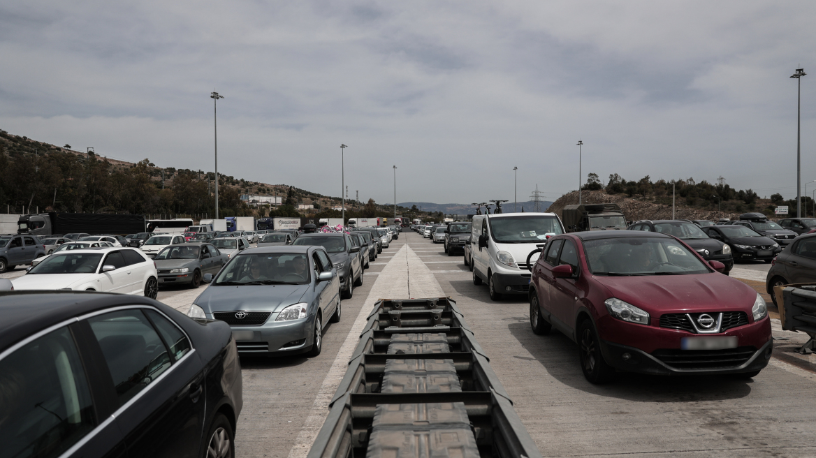 Κυκλοφοριακές ρυθμίσεις - Χριστούγεννα: Σήμερα η κορύφωση της εξόδου των εκδρομέων - Επί ποδός η Τροχαία