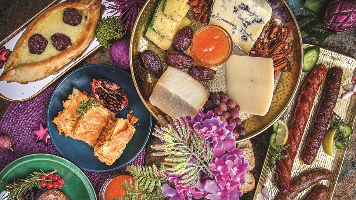 Πώς να φτιάξετε πλατό με ζεστά αλλαντικά και τυριά