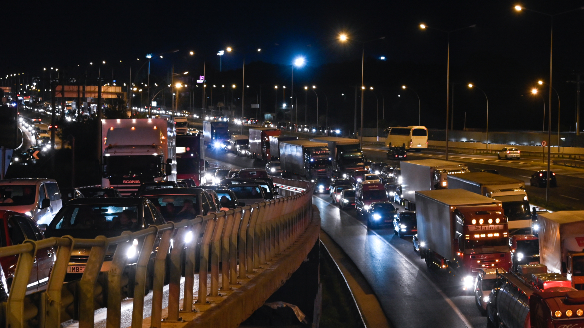 Μποτιλιάρισμα στον Κηφισό – Μεγάλες ουρές και στα δύο ρεύματα