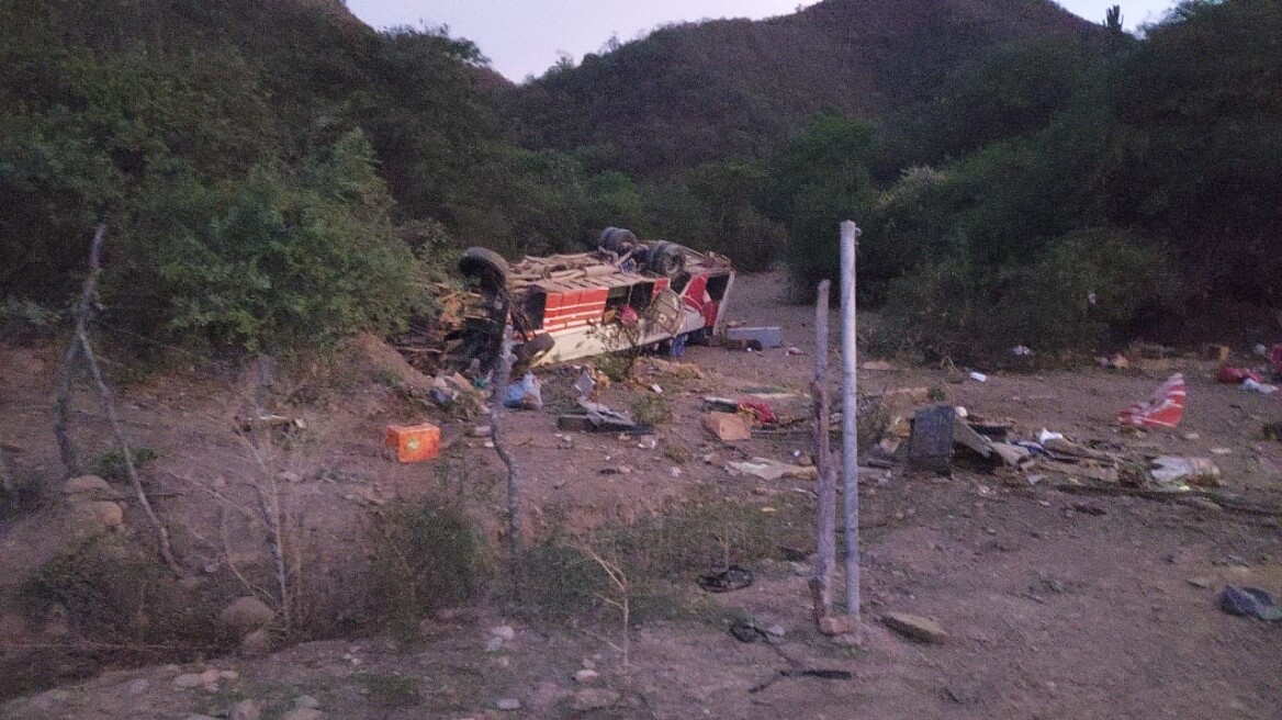 Βολιβία: Έντεκα νεκροί από πτώση λεωφορείου σε χαράδρα