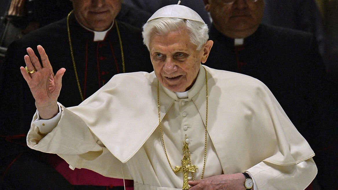 Βατικανό: Στην κρύπτη της Βασιλικής του Αγίου Πέτρου θα ταφεί στις 5 Ιανουαρίου ο πρώην πάπας Βενέδικτος