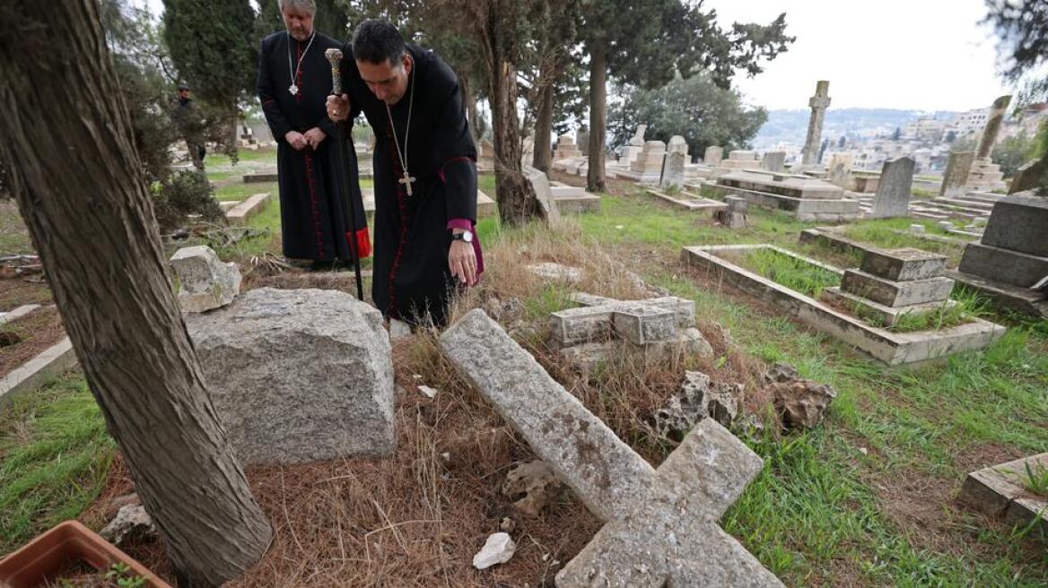 Ισραήλ: Δεκάδες τάφοι βεβηλώθηκαν σε προτεσταντικό κοιμητήριο στην Ιερουσαλήμ