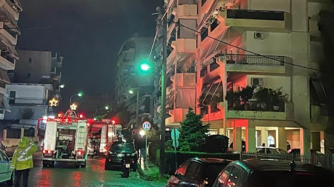 Αγρίνιο: 35χρονος έκαψε το σπίτι του και έκανε βουτιά στο κενό από την ταράτσα