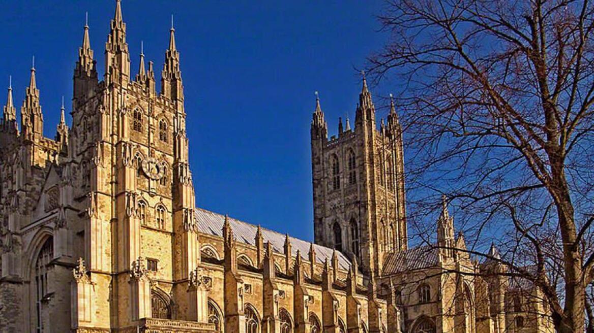 Ιερείς στη Βρετανία απειλούνται με πειθαρχικά μέτρα γιατί δεν κατήγγειλαν παιδεραστή δικηγόρο