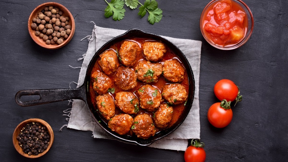 Δοκιμάσαμε 4 τρόπους να ξεπαγώσουμε κιμά και ο καλύτερος είναι κι ο πιο εύκολος