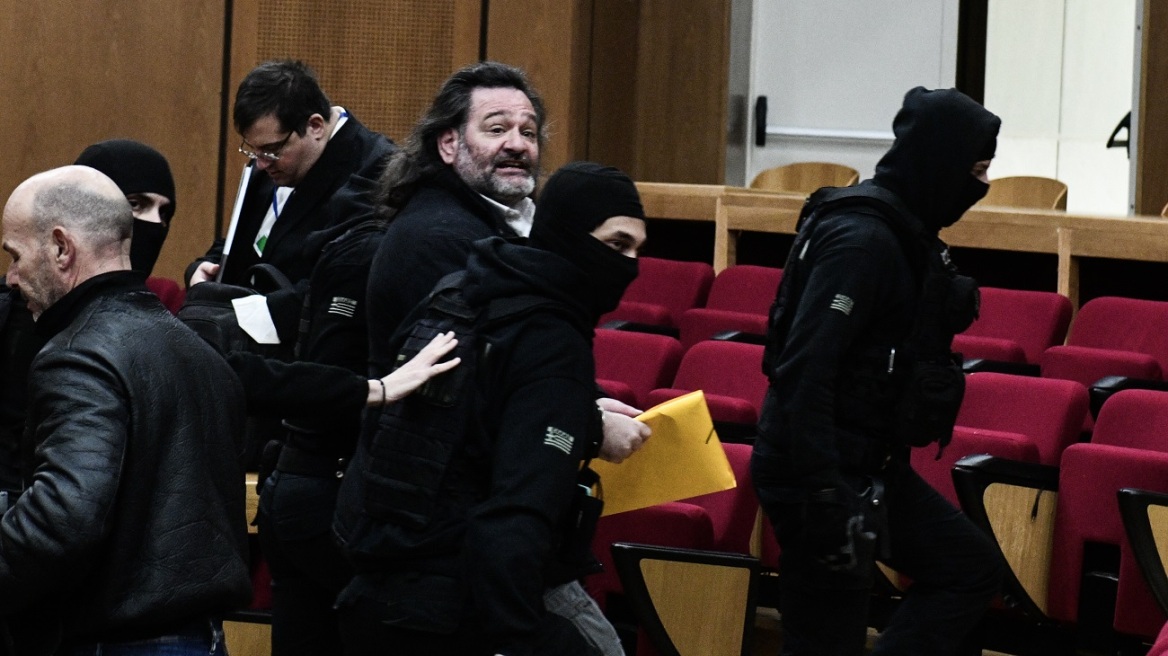 Δίκη Χρυσής Αυγής: Επεισόδιο με τον Λαγό - Επιτέθηκε στη Μάγδα Φύσσα