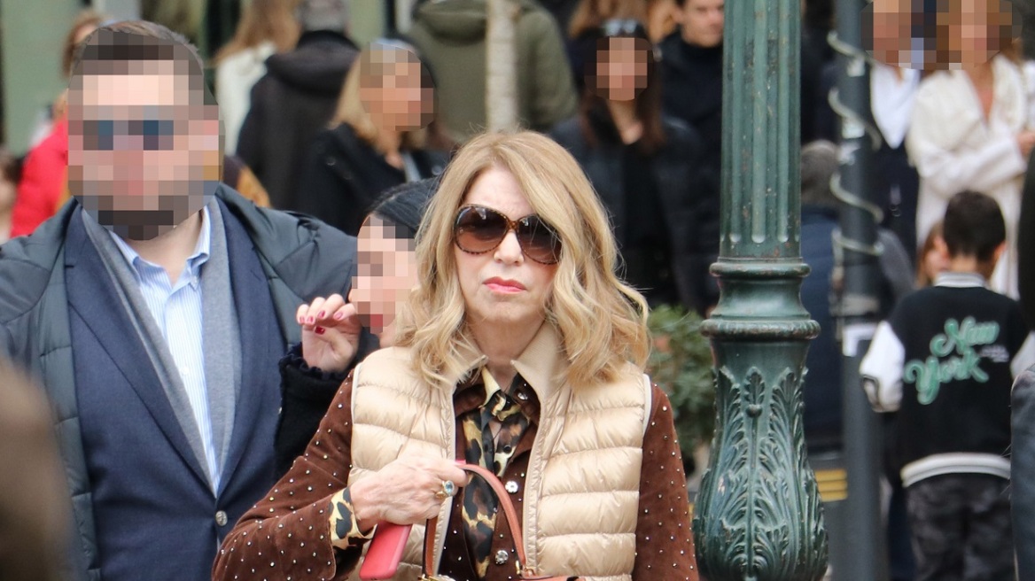 Έλλη Στάη: Η σπάνια δημόσια εμφάνιση και το σικ σύνολό της