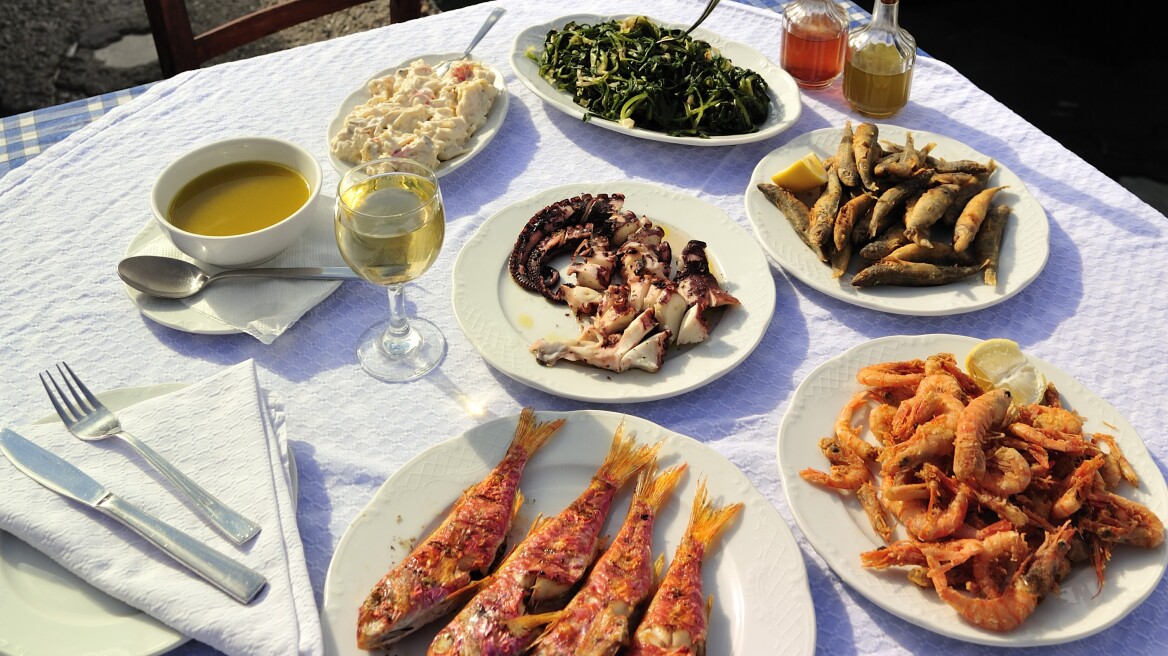 Αίγινα: Οι τοπικές γεύσεις και οι καλύτερες ταβέρνες του νησιού 