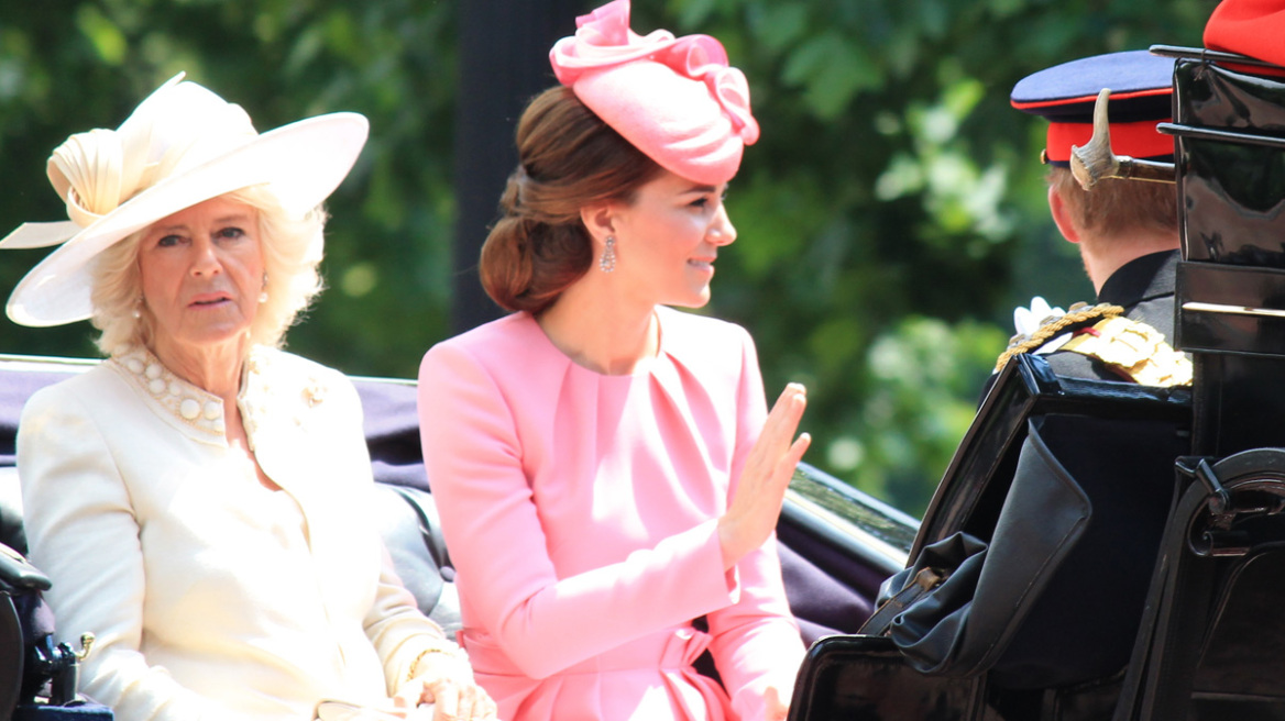 Καμίλα Πάρκερ Μπόουλς: «Θέλει να κάνει τη ζωή της Κέιτ εφιάλτη» λέει πηγή από το Παλάτι