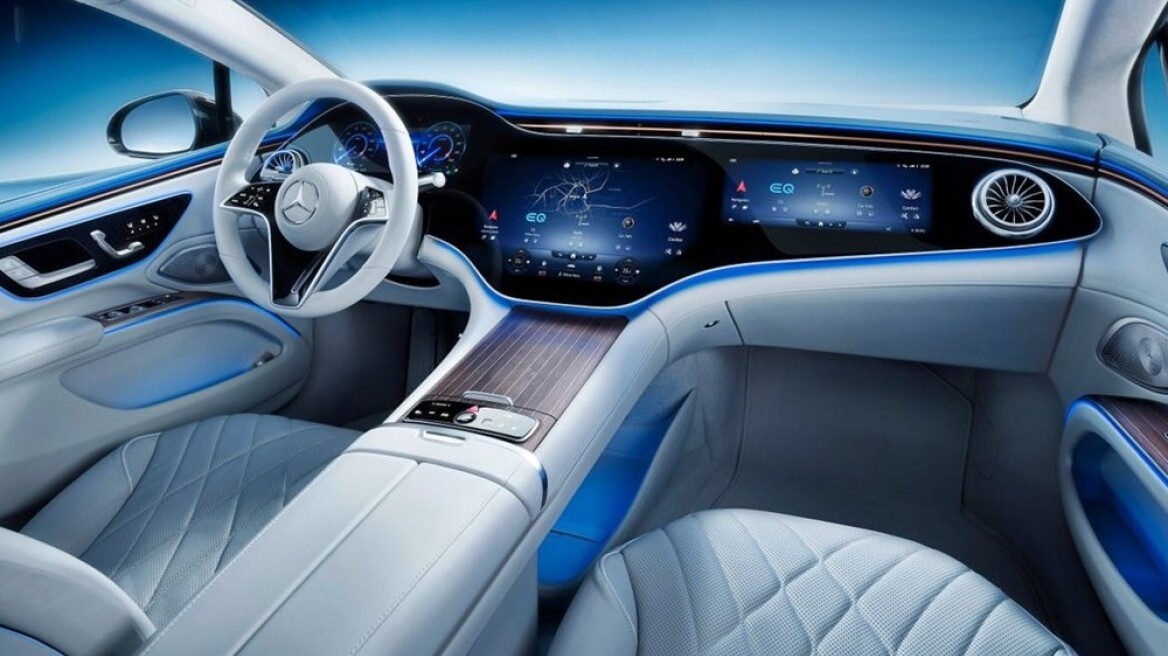 Οθόνη hyperscreen και στις μικρές Mercedes