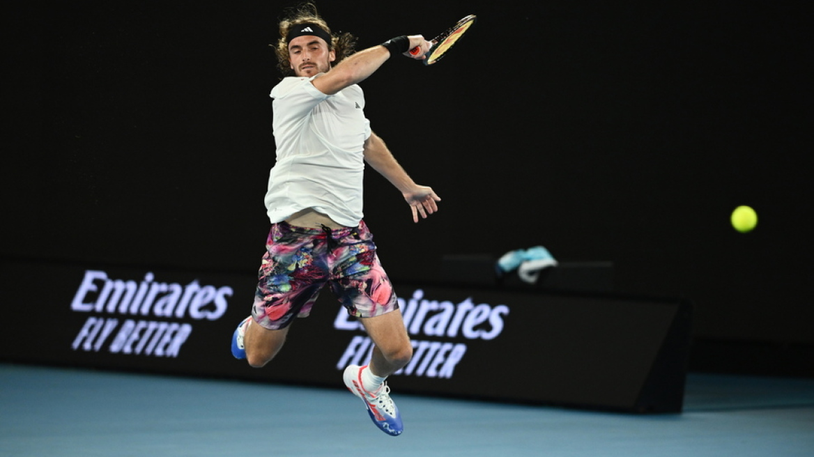 Τσιτσιπάς: «Νιώθω σαν να ήμουν έναν αιώνα στο γήπεδο»