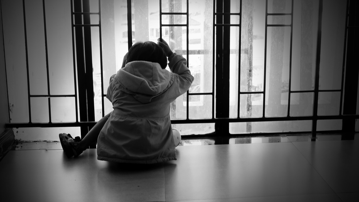 Κακοποίηση παιδιών σε κέντρα φροντίδας στη Βρετανία, καταγγέλλει το BBC