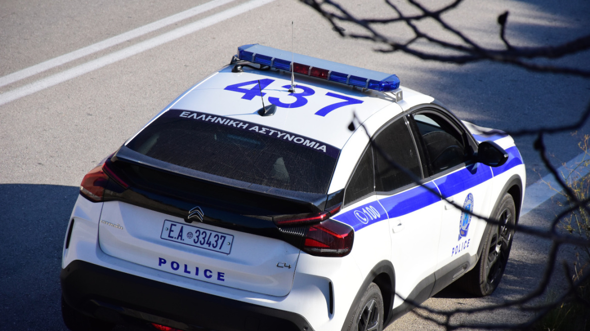 Εύβοια: Κυνήγησε τον σύζυγό της με σπαθί αφού τσακώθηκαν για το φαγητό