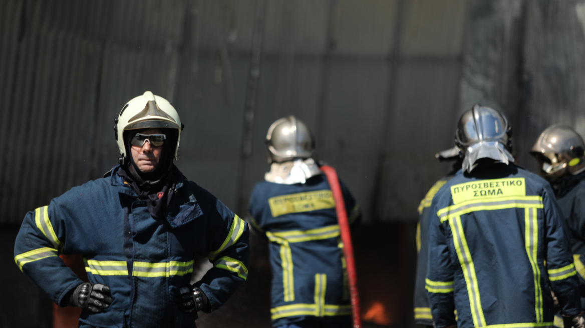 Πυροσβεστική: Ξεκινούν οι αιτήσεις για 150 προσλήψεις, τι πρέπει να προσέξετε
