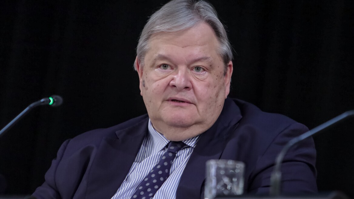 Βενιζέλος: Αν μετρούσα εχθρούς και φίλους δεν θα «Μέναμε Ευρώπη» ήδη από το 2011