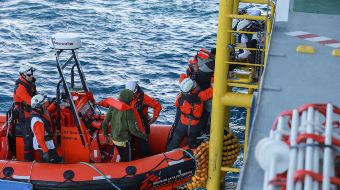 Γιατροί Χωρίς Σύνορα: Σώζουν 230 μετανάστες στη Μεσόγειο - Έλαβαν άδεια να τους αποβιβάσουν στη βόρεια Ιταλία
