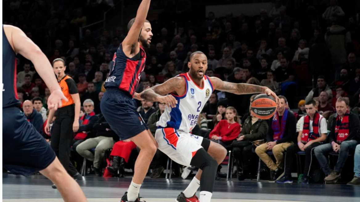 Euroleague: «Σκόνταψε» στη Βιτόρια η Εφές, πήρε τον σερβικό «εμφύλιο» η Παρτιζάν - Δείτε βίντεο