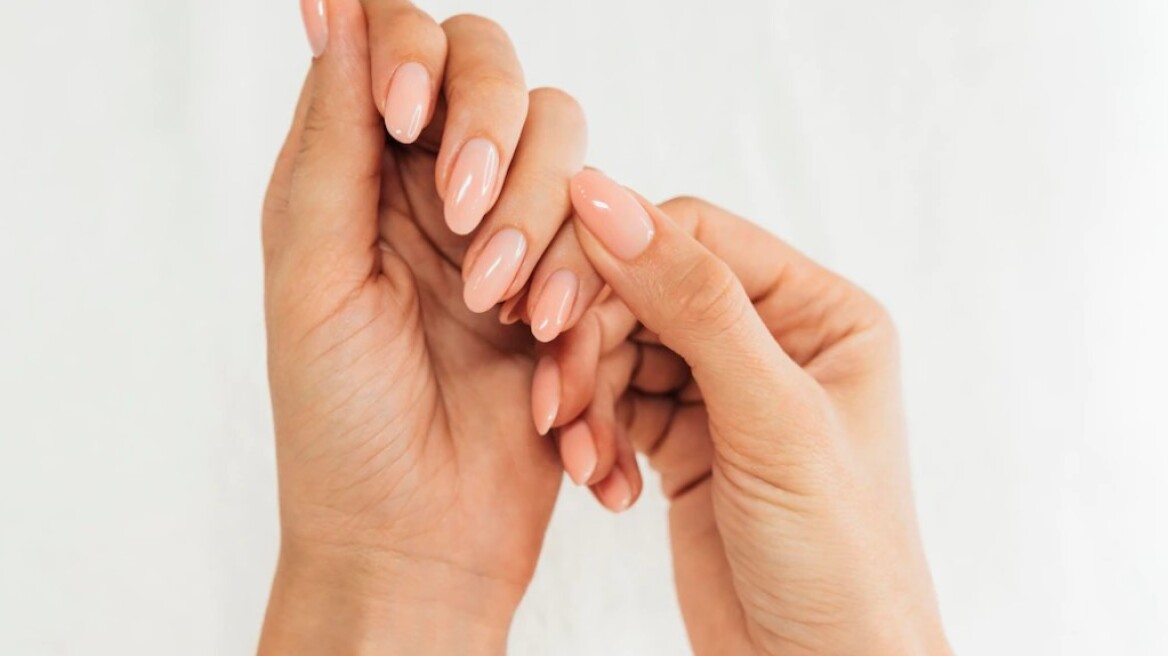 Θέλεις να ανοίξεις το δικό σου nail salon; Ξέρουμε πού θα βρεις οικονομικά τον εξοπλισμό σου