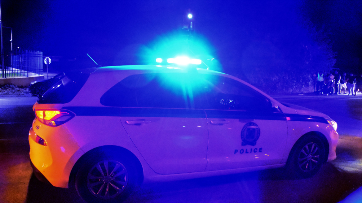 Κηφισιά: Χειροπέδες σε 16χρονο - Λήστεψε με μαχαίρι συνομήλικούς του